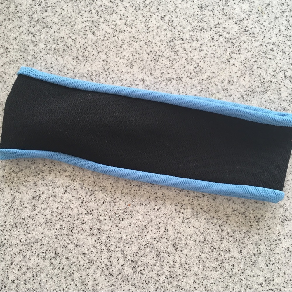Workout Headband in Black & Blue